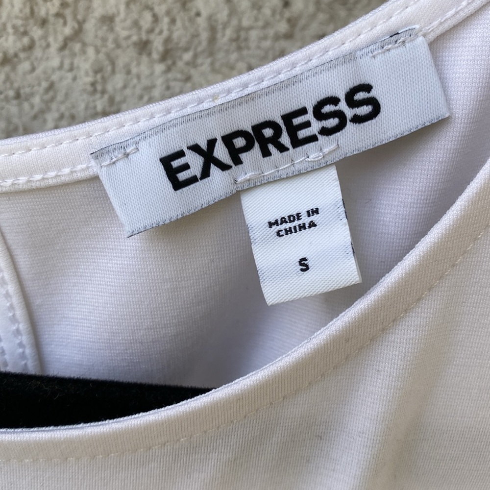 Express true white jumpsuit NWOT Size - Small - Picture 4 of 5